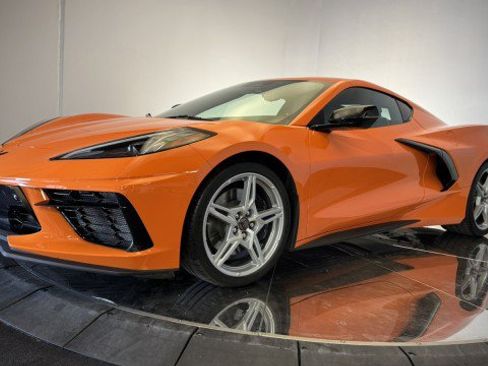 Used 2024 Chevrolet Corvette Stingray Premium Cpe w/ Z51 Performance Package RWD image 17