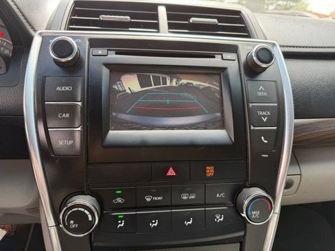 Used 2015 Toyota Camry LE FWD image 30
