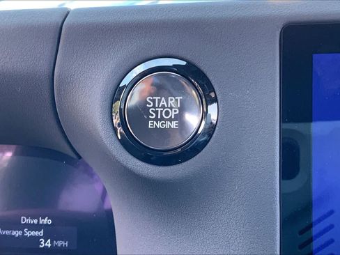 Used 2025 Lexus GX 550 w/ Cold Area Package AWD/4WD image 33
