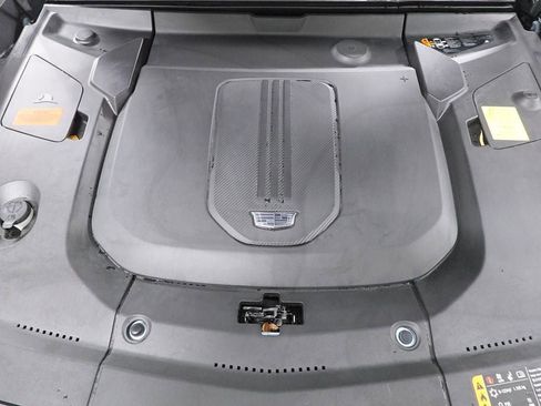 Used 2024 Cadillac Lyriq Luxury AWD/4WD image 33