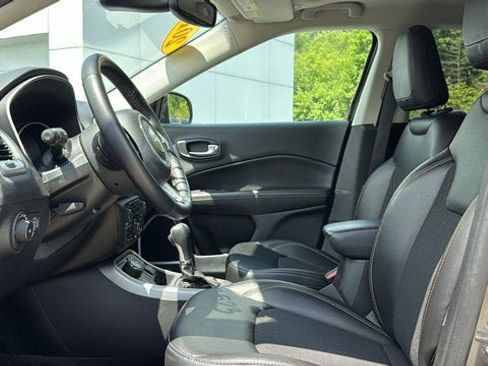Used 2019 Jeep Compass Latitude w/ Popular Equipment Group AWD/4WD image 13