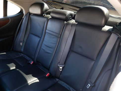 Used 2008 Lexus LS 460 4.6L V8 4DR SUV image 8