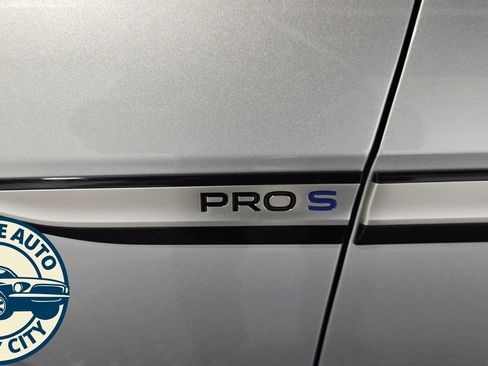 Used 2022 Volkswagen ID.4 Pro S RWD image 24
