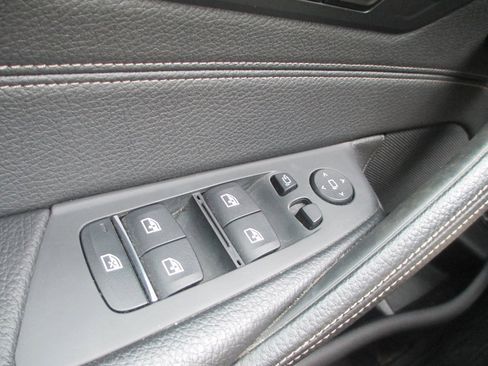 Used 2017 BMW 530i xDrive image 23