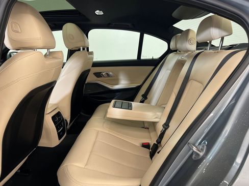 Used 2025 BMW 330i xDrive Sedan AWD/4WD image 32