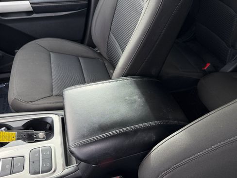 Used 2022 Ford Explorer XLT image 14