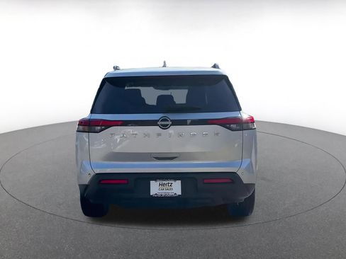 Used 2025 Nissan Pathfinder SV image 12