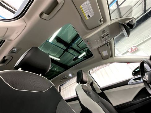 New 2026 Volkswagen Taos SE image 28