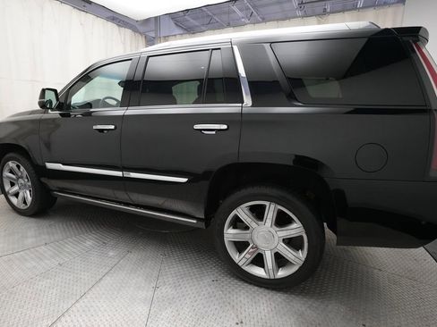 Used 2019 Cadillac Escalade Premium Luxury image 34