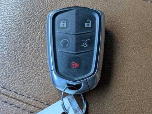 Used 2021 Cadillac XT4 Premium Luxury AWD/4WD image 38