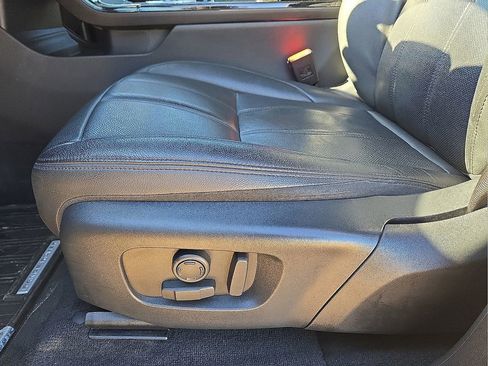 Used 2023 Land Rover Range Rover Evoque SE image 23