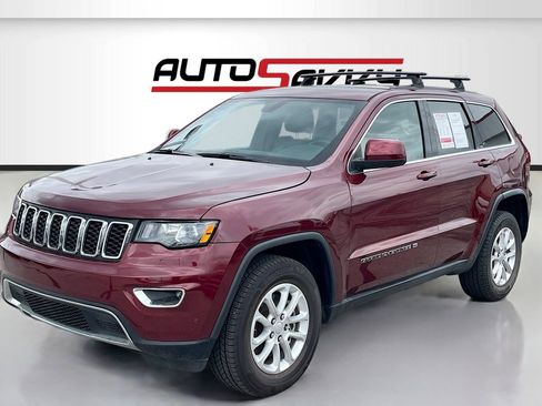 Used 2022 Jeep Grand Cherokee Laredo RWD image 3