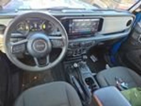 Used 2024 Jeep Wrangler Unlimited w/ Convenience Group image 6