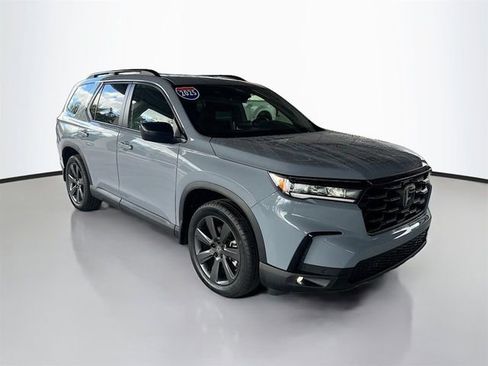 Certified 2025 Honda Pilot Sport image 2