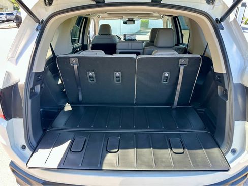 Used 2025 Honda Pilot Elite image 15