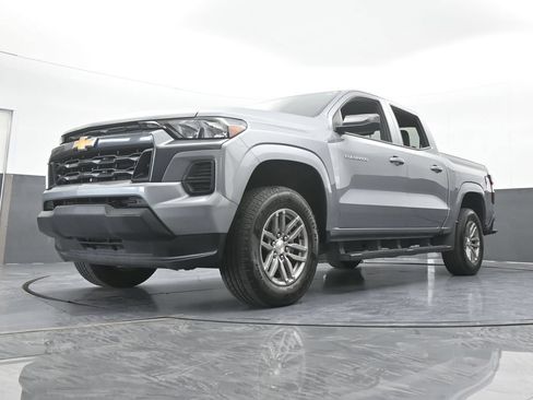 Used 2025 Chevrolet Colorado LT RWD image 58
