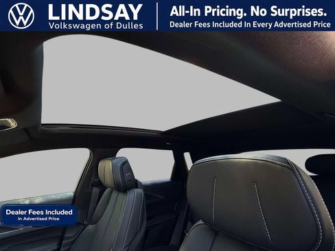 Used 2025 Cadillac Lyriq Luxury AWD/4WD image 24