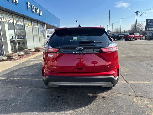 Used 2024 Ford Edge SEL w/ Convenience Package image 4