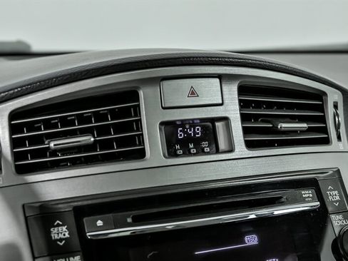 Used 2012 Toyota Avalon image 28