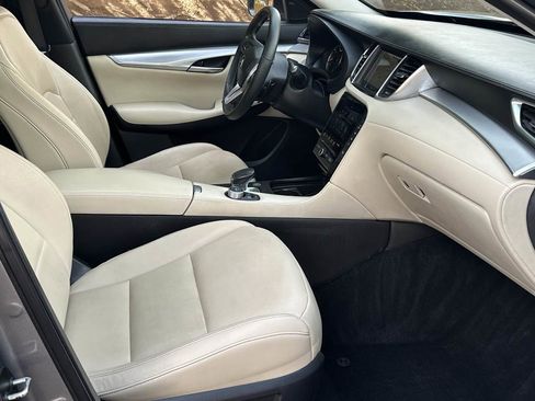 Used 2020 INFINITI QX50 Luxe w/ Navigation Package image 10