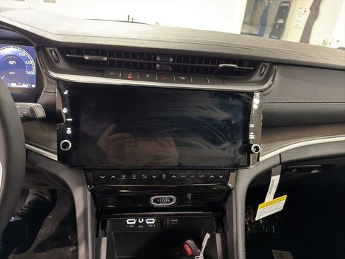 New 2026 Jeep Grand Cherokee Limited w/ Limited Altitude Package image 8