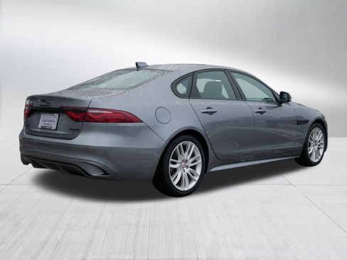 Used 2022 Jaguar XF R-Dynamic SE image 5