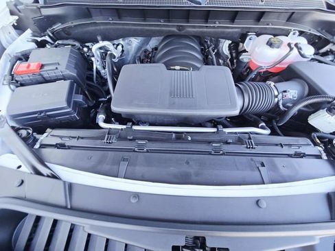 New 2026 Chevrolet Suburban LS image 16