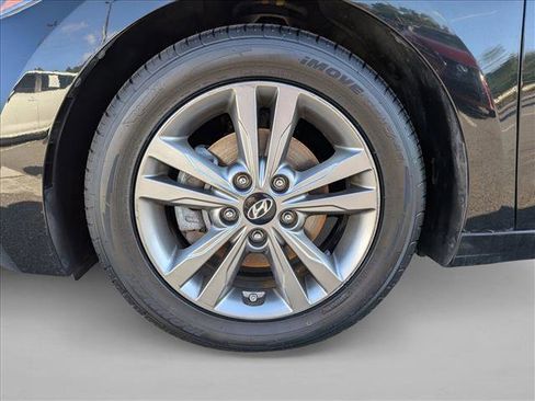 Used 2018 Hyundai Elantra Value Edition FWD image 23