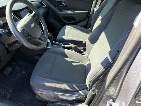 Used 2020 Chevrolet Trax LS w/ Tint and Cruise Package FWD image 15