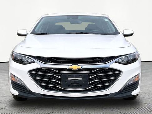 Used 2024 Chevrolet Malibu LT image 2
