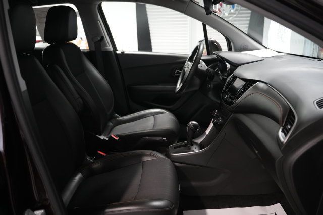 Used 2021 Chevrolet Trax LT AWD/4WD image 19
