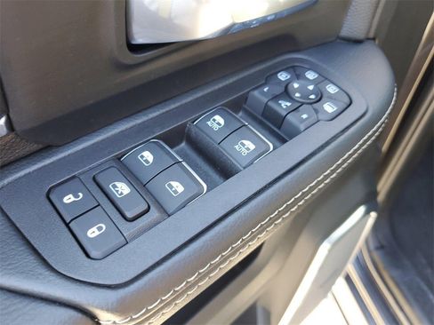 New 2025 RAM 2500 Laramie image 21