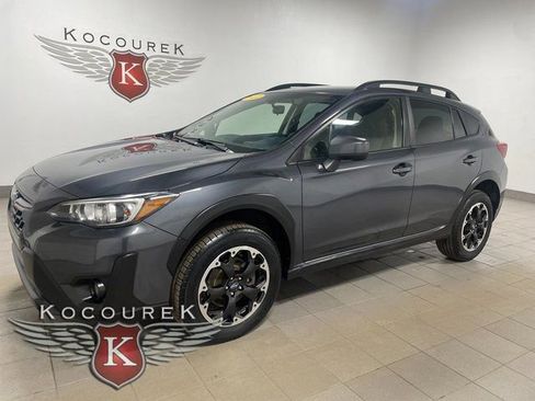 Used 2023 Subaru Crosstrek 2.0i Premium image 3