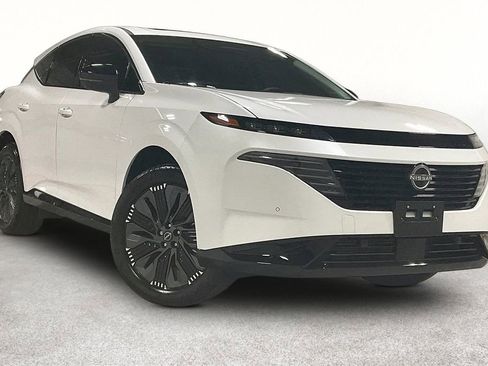 Used 2025 Nissan Murano Platinum w/ Cargo Package image 1