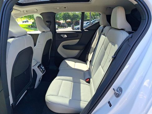 Certified 2024 Volvo XC40 B5 Plus w/ Protection Package Premier AWD/4WD image 10