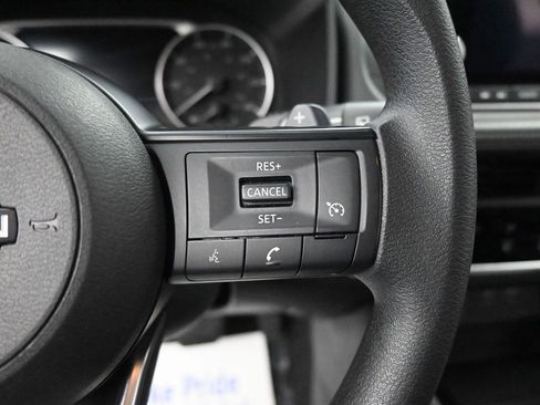 Used 2024 Nissan Rogue S image 30