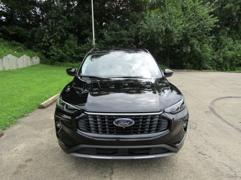 Certified 2023 Ford Escape Platinum image 8