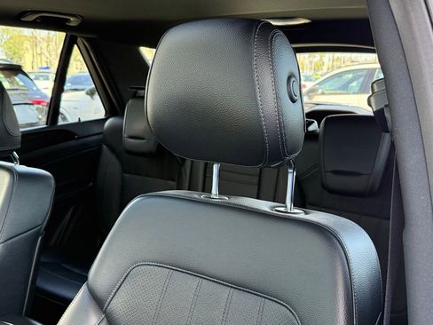 Used 2019 Mercedes-Benz GLE 400 4MATIC image 3