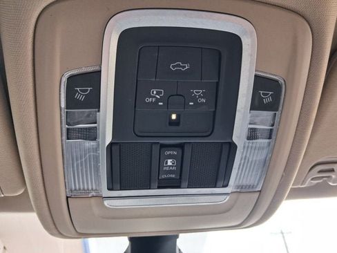 Used 2020 RAM 1500 Laramie AWD/4WD image 25