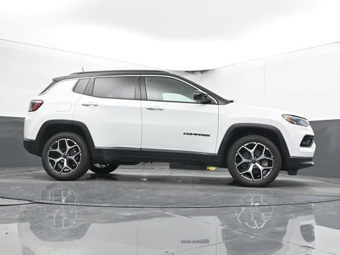 Used 2025 Jeep Compass Limited AWD/4WD image 47