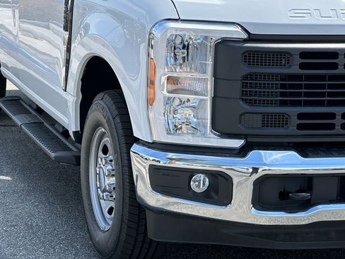 New 2026 Ford F250 XL w/ XL Chrome Package RWD image 13