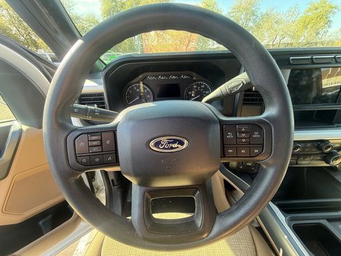 Used 2024 Ford F350 XLT image 8