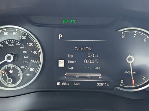 Used 2025 Genesis G70 2.5T image 23