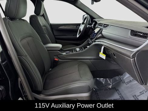 New 2025 Jeep Grand Cherokee Laredo X w/ Luxury Tech Group I image 14