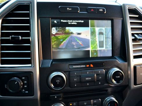 Used 2015 Ford F150 Platinum w/ Equipment Group 701A Luxury image 25