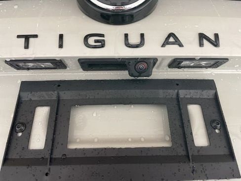 New 2026 Volkswagen Tiguan SE R-Line image 9