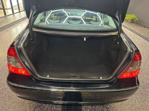 Used 2008 Mercedes-Benz E 350 4MATIC Sedan image 22