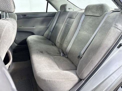 Used 2004 Toyota Camry LE image 18