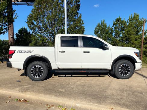 Used 2022 Nissan Titan PRO-4X w/ Pro-4x Convenience Package image 7