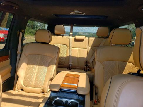 Used 2022 Jeep Grand Wagoneer Series III AWD/4WD image 7
